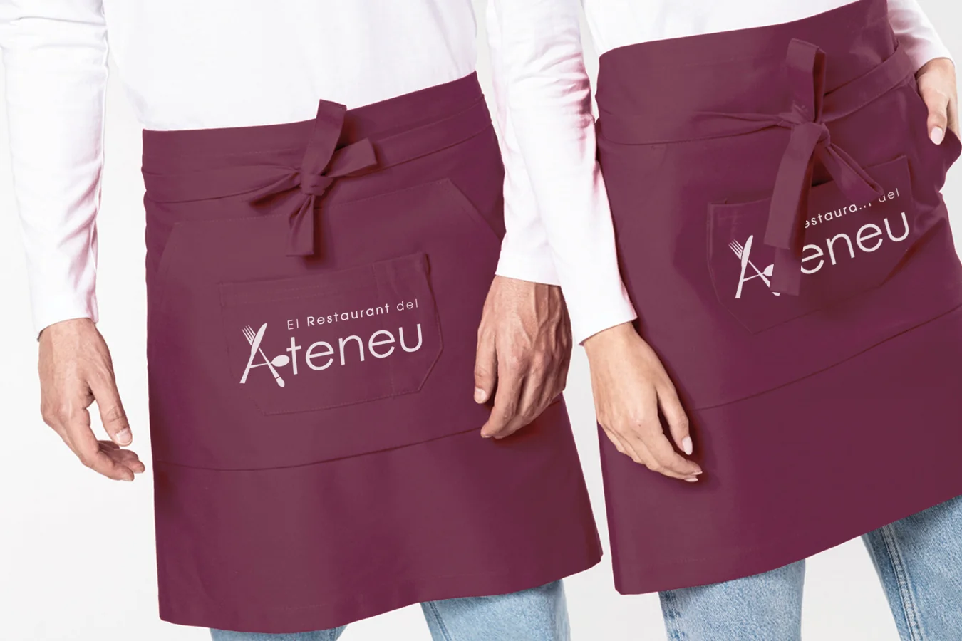 Delantales de hostelería personalizados con logotipo bordado